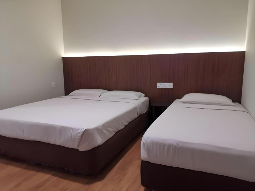 Hotel Holiday Kota Kinabalu Kültér fotó