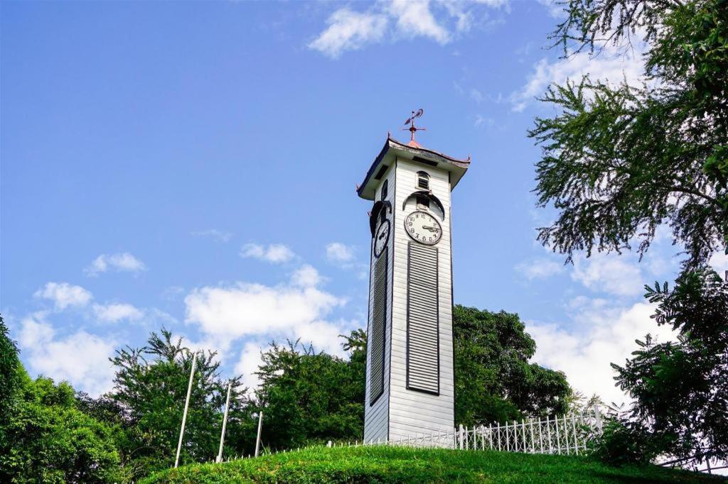 Hotel Holiday Kota Kinabalu Kültér fotó