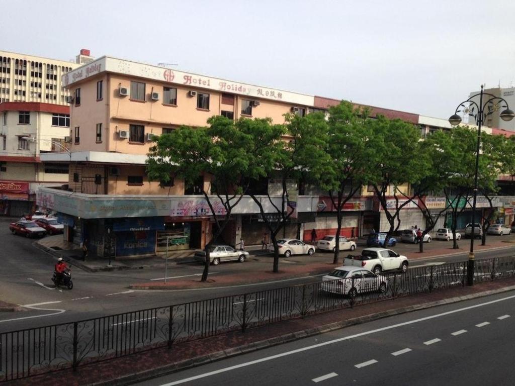 Hotel Holiday Kota Kinabalu Kültér fotó